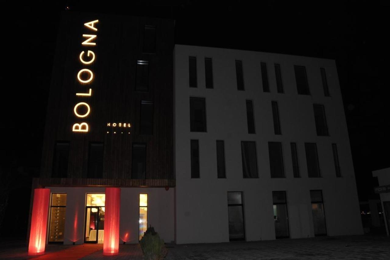 Hotel Bologna Влёра Экстерьер фото